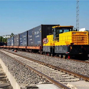 TWRR121 rail and road tractor