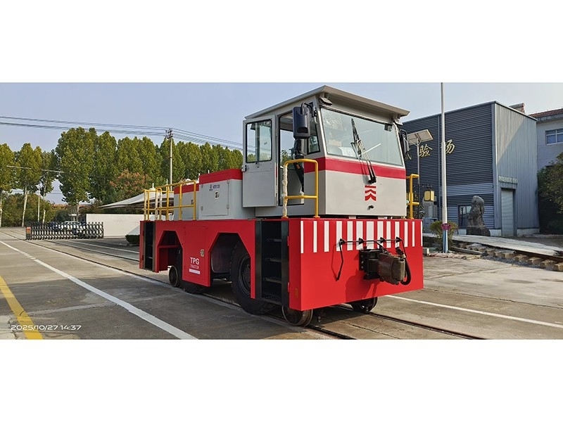 HTR120 internal combustion tractor