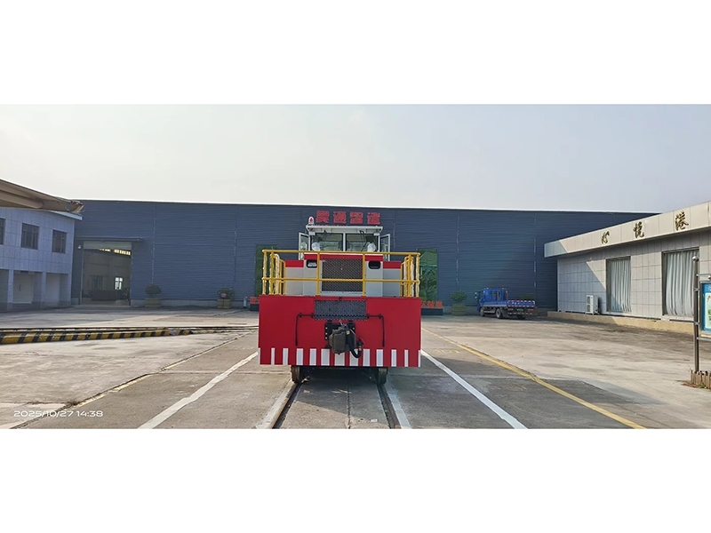 HTR120 internal combustion tractor