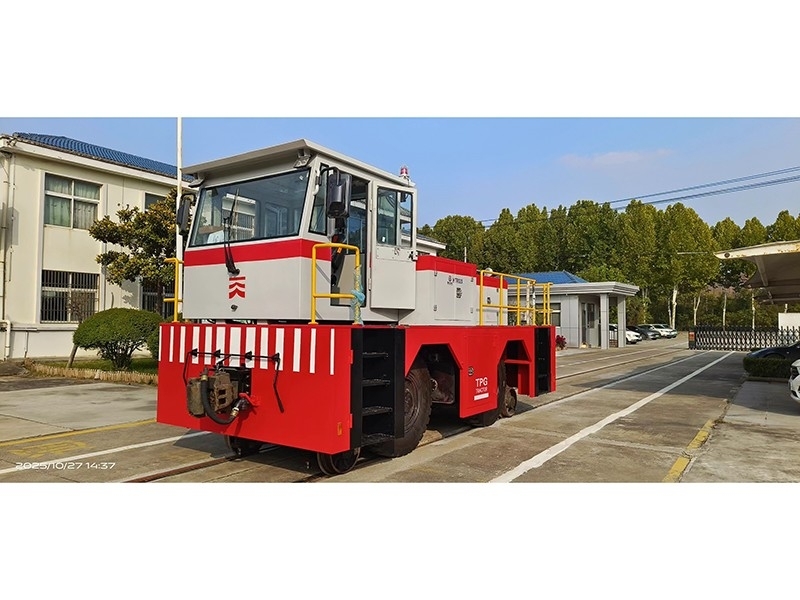 HTR120 internal combustion tractor