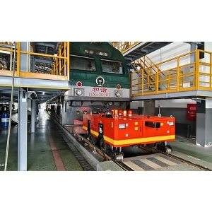 New energy road-rail dual-purpose vehicle HTR103E