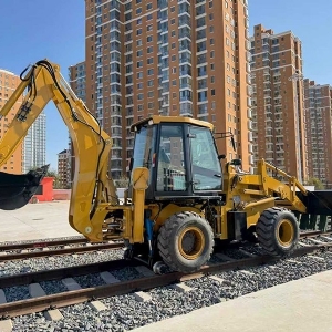Multi-functional sand loading machine for both road and rail use