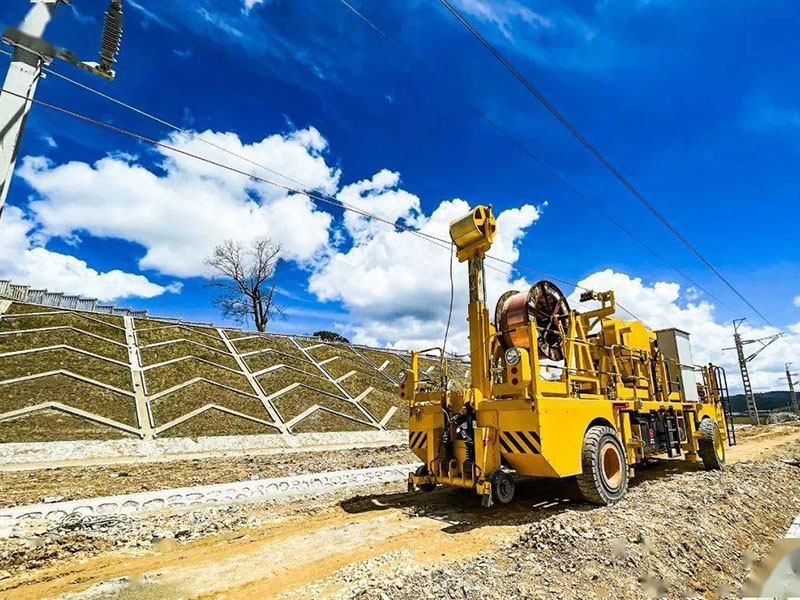 TWRR206路轨两用架线车