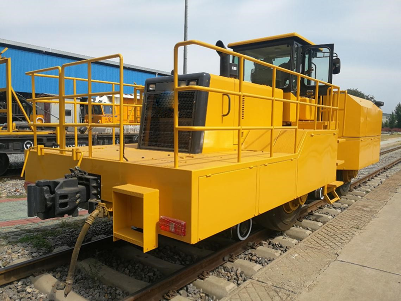 TWRR113型轨路两用牵引车