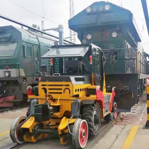 TWRR103型轨路两用牵引车
