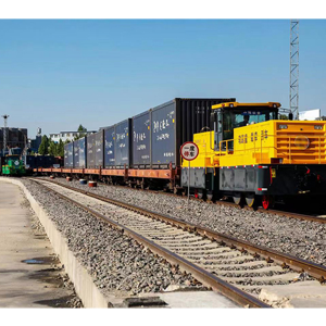 TWRR121型轨路两用牵引车